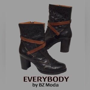 EVERYBODY by BZ Moda Langerlook Leather Boots, Black/Brown, Size 8